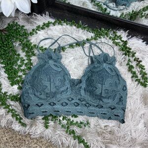 |🌼3/$30🌼Wishlist Sage Green Floral Lace Lightly Lined Bralette Size Small